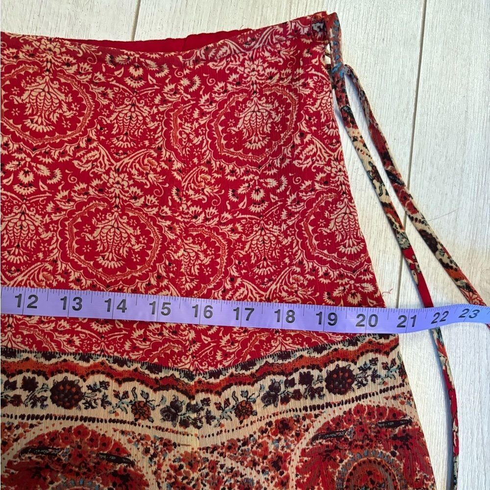 90s vintage red paisley midi skirt asymmetrical hem - Picture 8 of 9